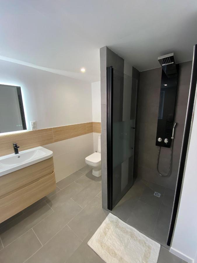 Appartement Rez De Villa Proche Port Et Plages De Sanary Luaran gambar