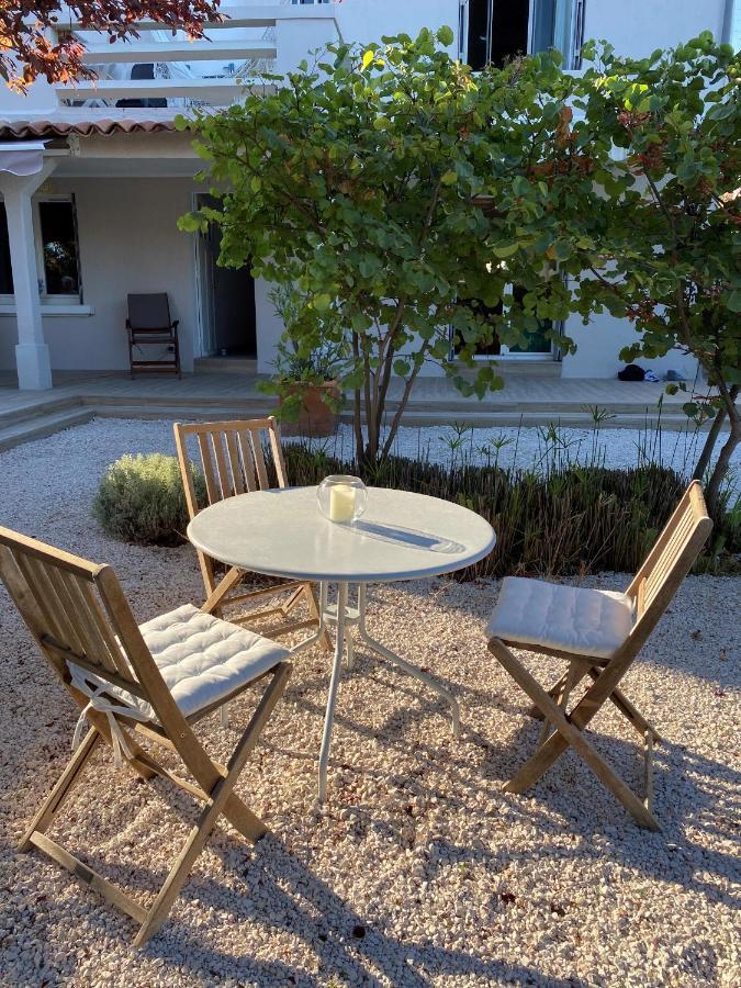 Appartement Rez De Villa Proche Port Et Plages De Sanary Luaran gambar