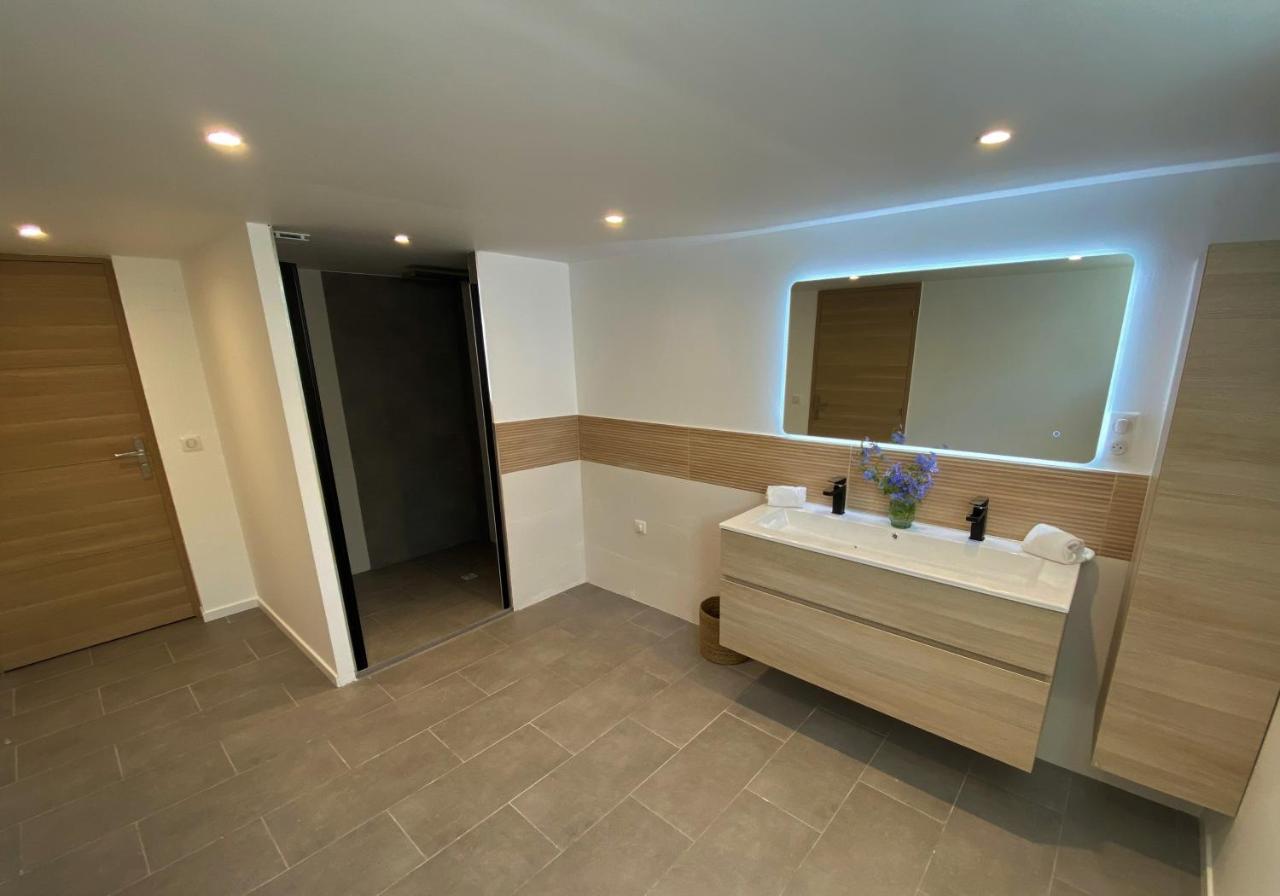 Appartement Rez De Villa Proche Port Et Plages De Sanary Luaran gambar